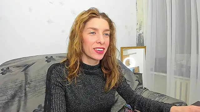 Snapshot of YourSuperModel chatting on 23, 12, 2024 YourSuperModel online show from 23, 12, 2024