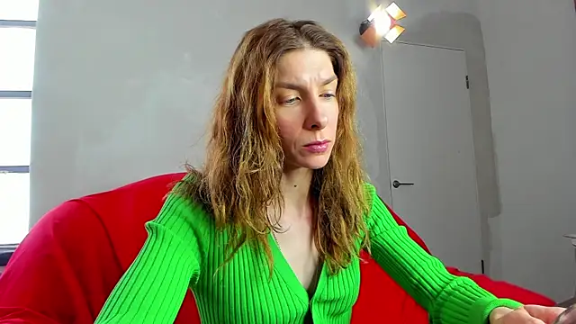 Snapshot of YourSuperModel chatting on 5, 2, 2025 YourSuperModel online show from 5, 2, 2025