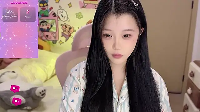 Snapshot of xiSSts chatting on 2, 11, 2025 xiSSts online show from 2, 11, 2025