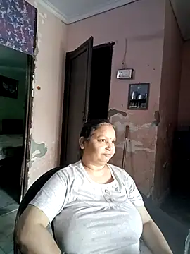 Snapshot of Kavya_kapoor chatting on 12, 4, 2026 Kavya kapoor online show from 12, 4, 2026