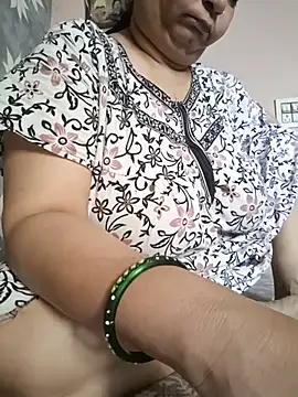 Snapshot of Kavya_kapoor chatting on 6, 6, 2026 Kavya kapoor online show from 6, 6, 2026