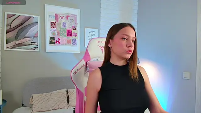 Snapshot of AliceBrayan chatting on 4, 3, 2025 AliceBrayan online show from 4, 3, 2025