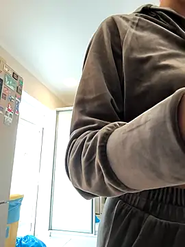 Snapshot of AliceBrayan chatting on 8, 10, 2025 AliceBrayan online show from 8, 10, 2025