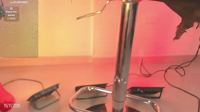 Sofia Burbano online show from 15, 11, 2025