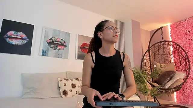 Snapshot of Angela_donnato chatting on 29, 1, 2025 Angela donnato online show from 29, 1, 2025