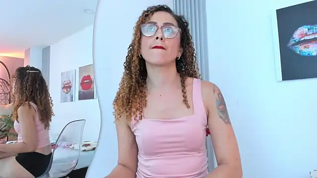 Snapshot of Angela_donnato chatting on 11, 2, 2025 Angela donnato online show from 11, 2, 2025