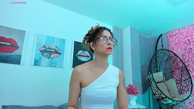 Snapshot of Angela_donnato chatting on 7, 3, 2025 Angela donnato online show from 7, 3, 2025