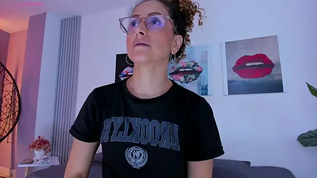 Snapshot of Angela_donnato chatting on 9, 9, 2025 Angela donnato online show from 9, 9, 2025