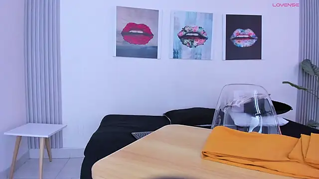 Snapshot of Angela_donnato chatting on 5, 11, 2025 Angela donnato online show from 5, 11, 2025