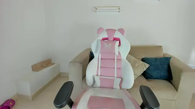 Charlotte cowell sub1  online show from 23, 9, 2025