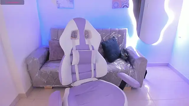 Charlotte cowell sub1  online show from 13, 12, 2025