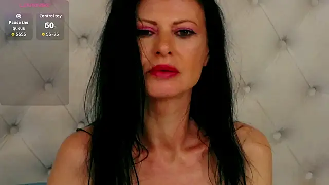 RosalieNorman online show from 28, 4, 2026