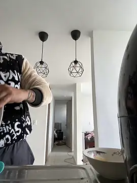 Snapshot of thomas_gun chatting on 4, 12, 2025 thomas gun online show from 4, 12, 2025