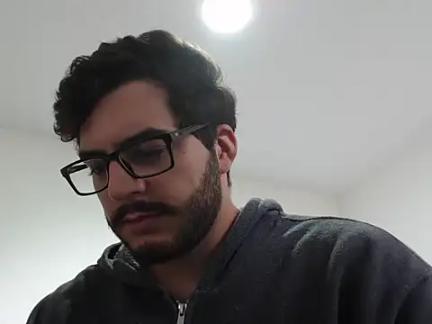 Snapshot of thomas_gun chatting on 16, 12, 2025 thomas gun online show from 16, 12, 2025