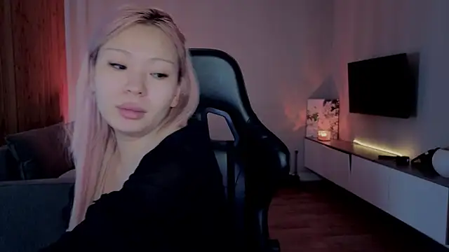 RileyMee online show from 13, 4, 2026