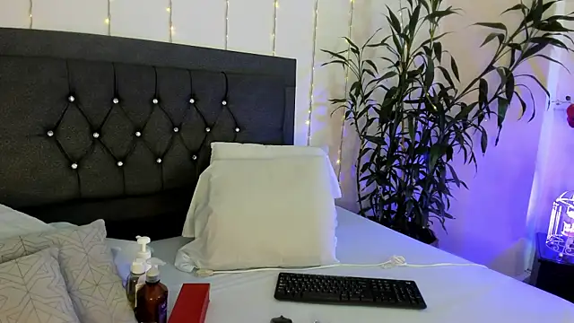 ebony hot1 online show from 10, 12, 2024