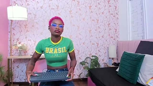 amber-hill online show from 15, 4, 2026