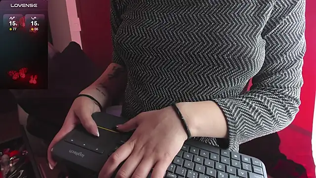 hitomi arata online show from 28, 12, 2024