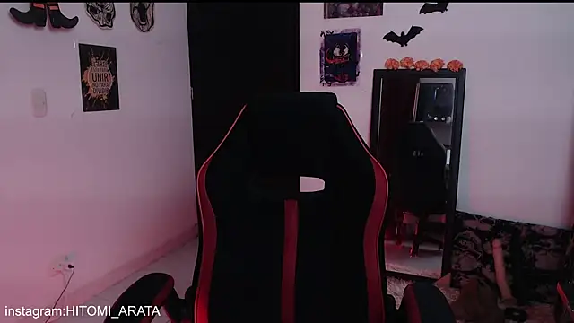 hitomi arata online show from 15, 10, 2025