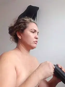 helenca43 online show from 13, 3, 2025