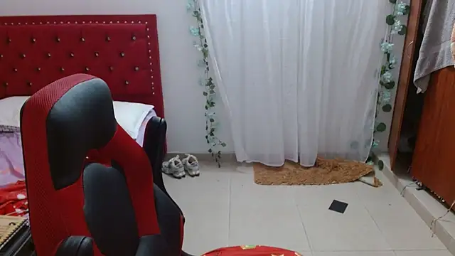 Snapshot of helenca43 chatting on 17, 1, 2026 helenca43 online show from 17, 1, 2026