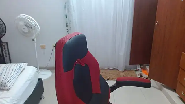 Snapshot of helenca43 chatting on 3, 2, 2026 helenca43 online show from 3, 2, 2026