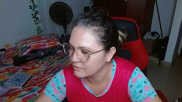 Snapshot of helenca43 chatting on 24, 2, 2026 helenca43 online show from 24, 2, 2026