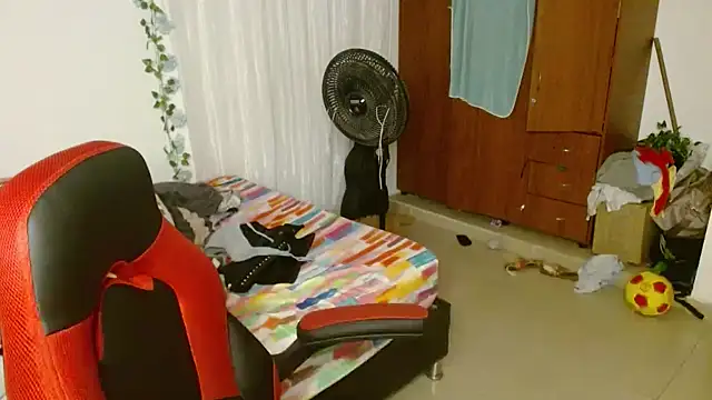 Snapshot of helenca43 chatting on 27, 2, 2026 helenca43 online show from 27, 2, 2026