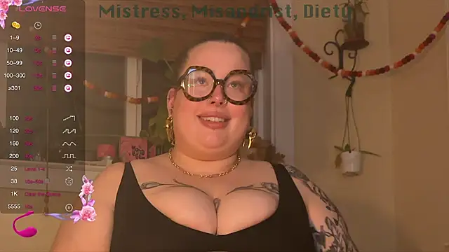 Snapshot of MissBika chatting on 21, 12, 2024 MissBika online show from 21, 12, 2024