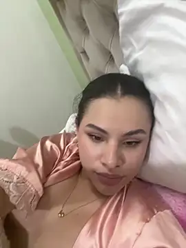 Snapshot of Luciluu20 chatting on 10, 1, 2025 Luciluu20 online show from 10, 1, 2025