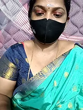 Snapshot of Renuma chatting on 3, 11, 2025 Renuma online show from 3, 11, 2025