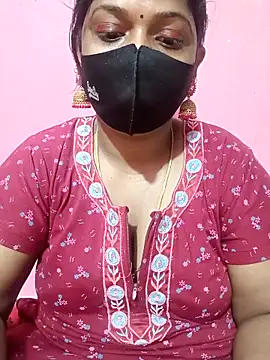 Snapshot of Renuma chatting on 6, 11, 2025 Renuma online show from 6, 11, 2025