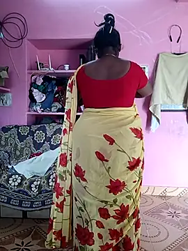 Snapshot of Renuma chatting on 11, 11, 2025 Renuma online show from 11, 11, 2025