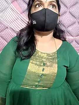 Snapshot of Renuma chatting on 25, 11, 2025 Renuma online show from 25, 11, 2025