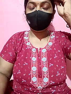 Snapshot of Renuma chatting on 5, 12, 2025 Renuma online show from 5, 12, 2025