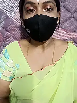 Snapshot of Renuma chatting on 17, 12, 2025 Renuma online show from 17, 12, 2025