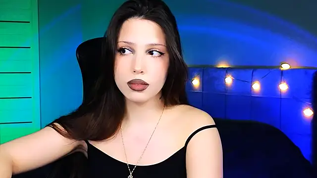 Stacy Gonzales  online show from 28, 2, 2025