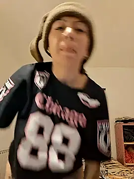 Snapshot of VenomKushx chatting on 4, 4, 2026 VenomKushx online show from 4, 4, 2026