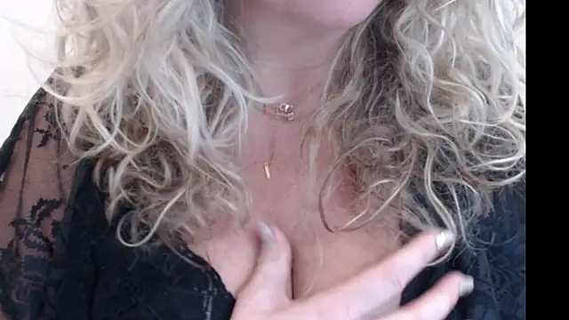 Snapshot of JenniLowen chatting on 29, 1, 2025 JenniLowen online show from 29, 1, 2025