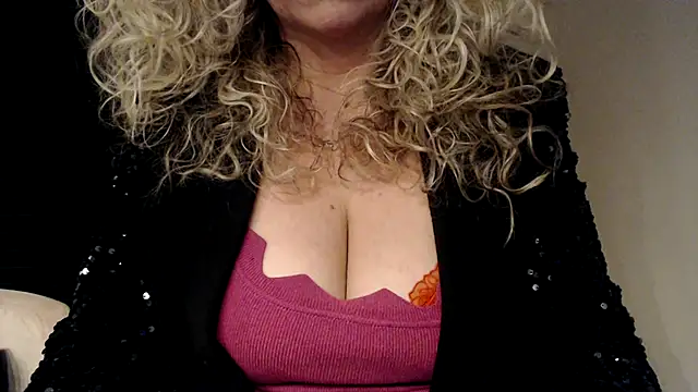 Snapshot of JenniLowen chatting on 9, 2, 2025 JenniLowen online show from 9, 2, 2025