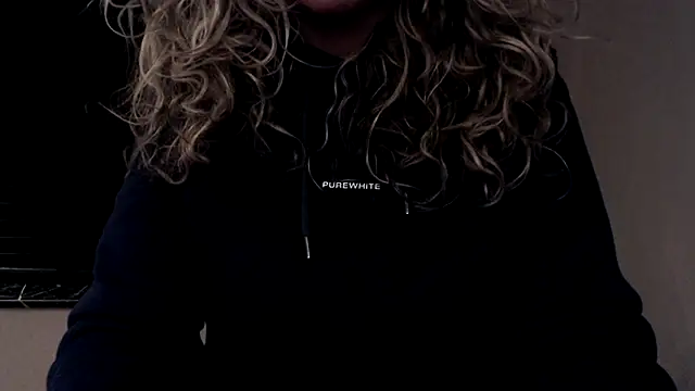 Snapshot of JenniLowen chatting on 10, 2, 2025 JenniLowen online show from 10, 2, 2025