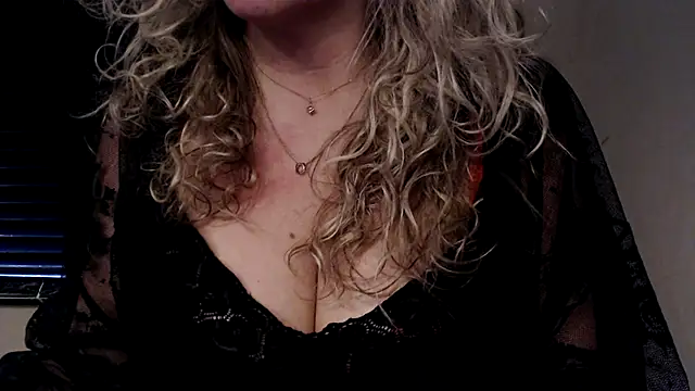 Snapshot of JenniLowen chatting on 11, 2, 2025 JenniLowen online show from 11, 2, 2025