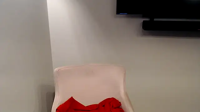 Snapshot of JenniLowen chatting on 16, 2, 2025 JenniLowen online show from 16, 2, 2025