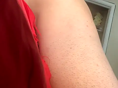 Snapshot of skatebored chatting on 11, 9, 2025 skatebored online show from 11, 9, 2025