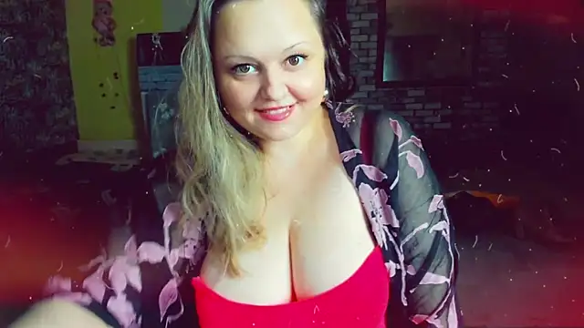 Snapshot of KlaraHoll chatting on 8, 1, 2025 KlaraHoll online show from 8, 1, 2025