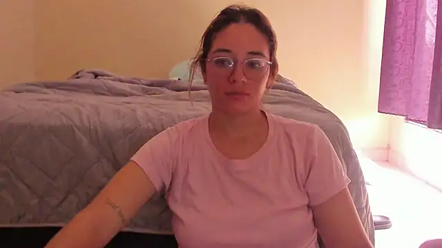 Snapshot of atenas_05_ chatting on 3, 5, 2026 atenas 05 online show from 3, 5, 2026