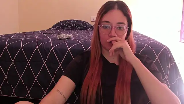 Snapshot of atenas_05_ chatting on 17, 5, 2026 atenas 05 online show from 17, 5, 2026