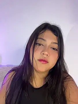 alisson carolina73 online show from 18, 4, 2026