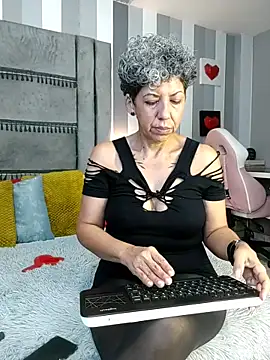 Julianewell online show from 15, 12, 2025