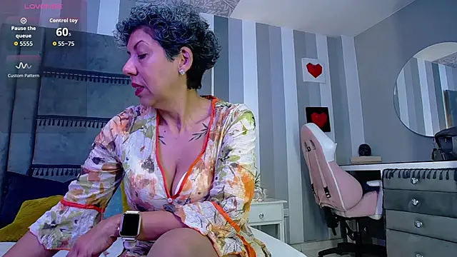 Julianewell online show from 9, 1, 2026